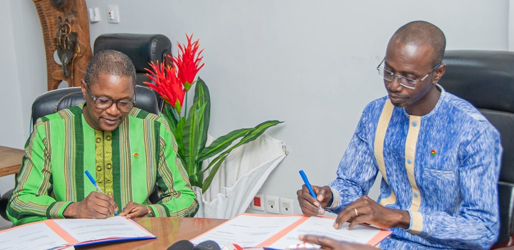 Un nouvel élan pour la communication dans le Sahel : le Burkina Faso octroie la fréquence 94.0 FM de RFI à la Radio « Daandé Liptako »